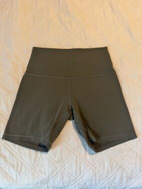 Lululemon Align 6” shorts size 6 in gray/green